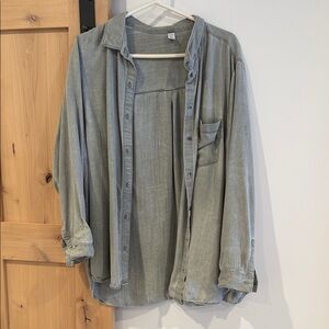 Old Navy Light Gray Casual Button-Up Shirt